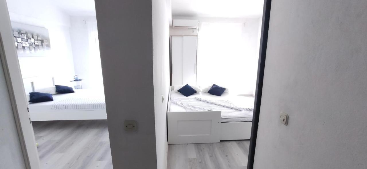 Vila Sentio Mare-Apartments Livaic Zeljko Pirovac Exterior foto